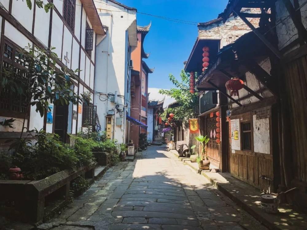 皮奥利获得执教米兰的第100场意甲胜利,米兰队史前仅4人做到